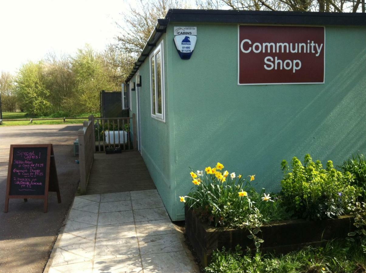 Grafham Water Lodge Exterior photo